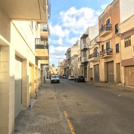 Luqa Apartment - 5 Mins From Airport Exteriör bild