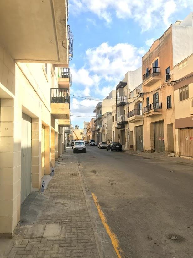 Luqa Apartment - 5 Mins From Airport Exteriör bild