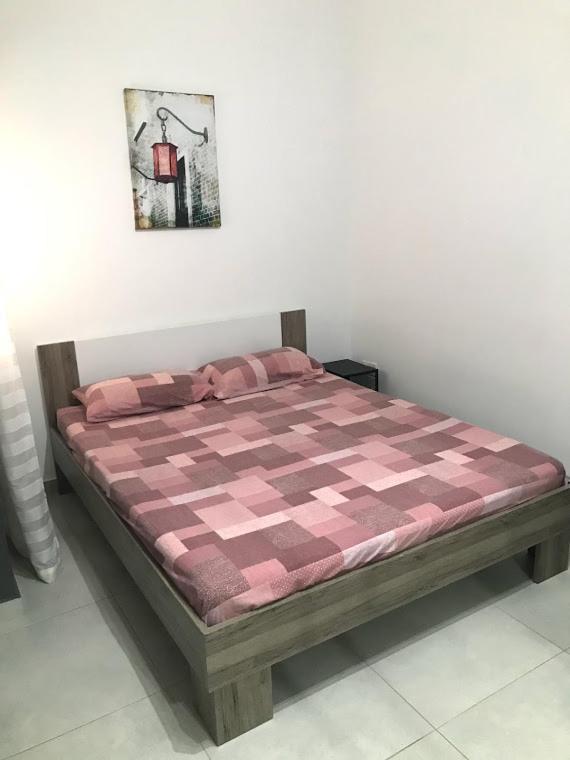 Luqa Apartment - 5 Mins From Airport Exteriör bild